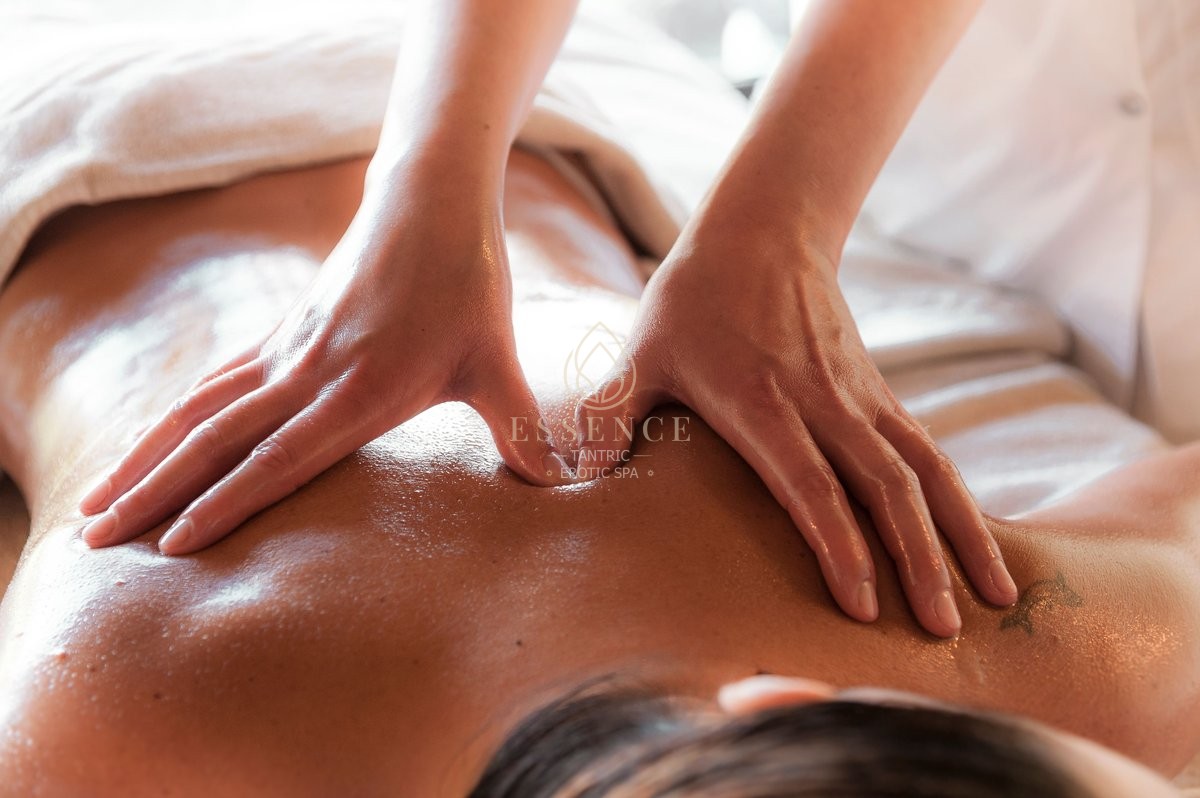 Massagem Tântrica no Algarve 1 Massagem desportiva em Portimão para recuperação muscular e performance no Essence Tântric